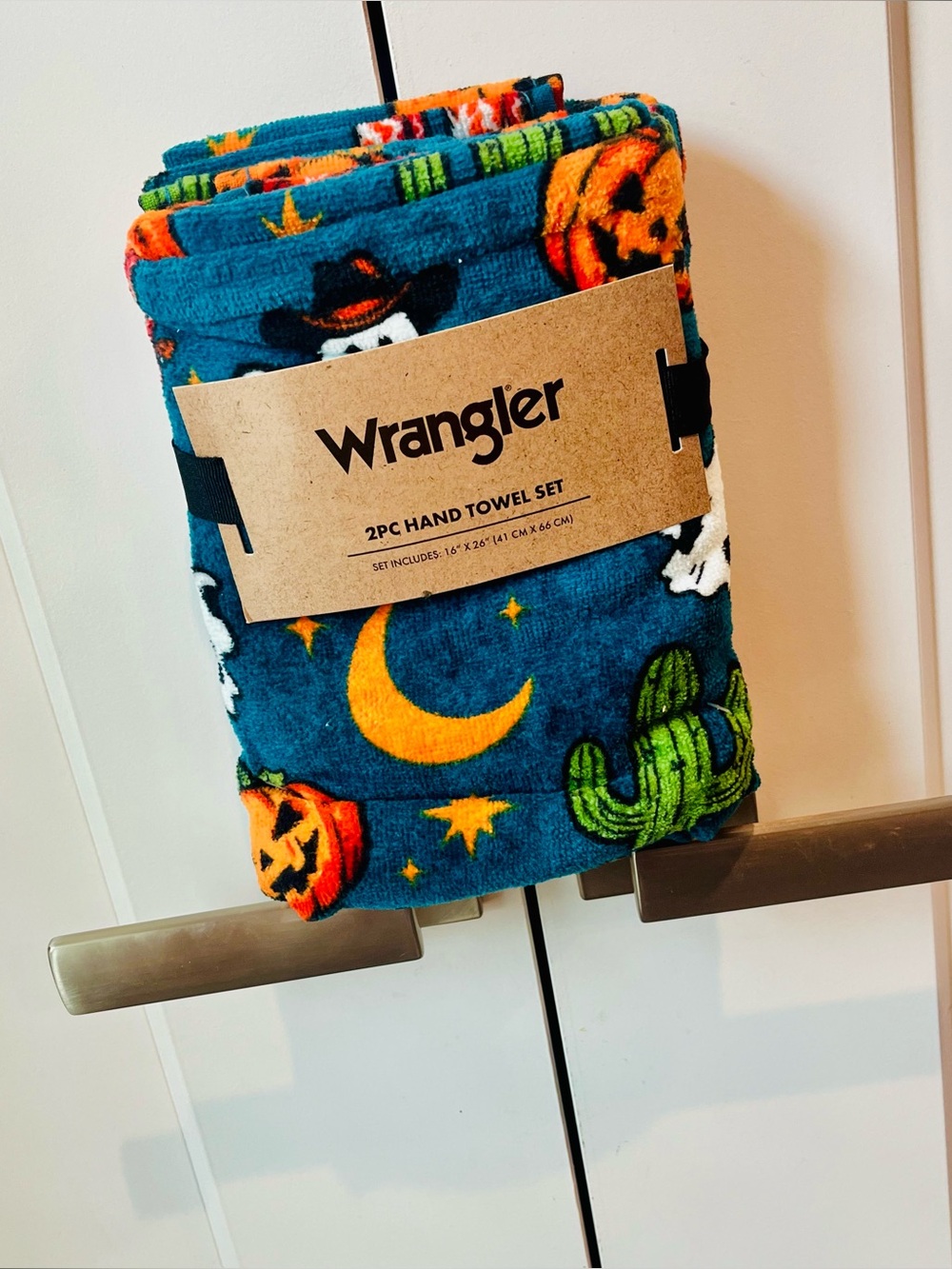 NWT Wrangler 2pc
Halloween Themed
Hand Towel Set